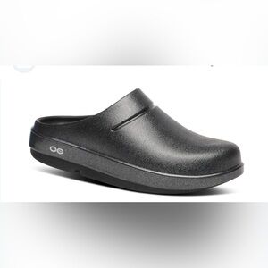 OOFOS Charcoal Gray Mules